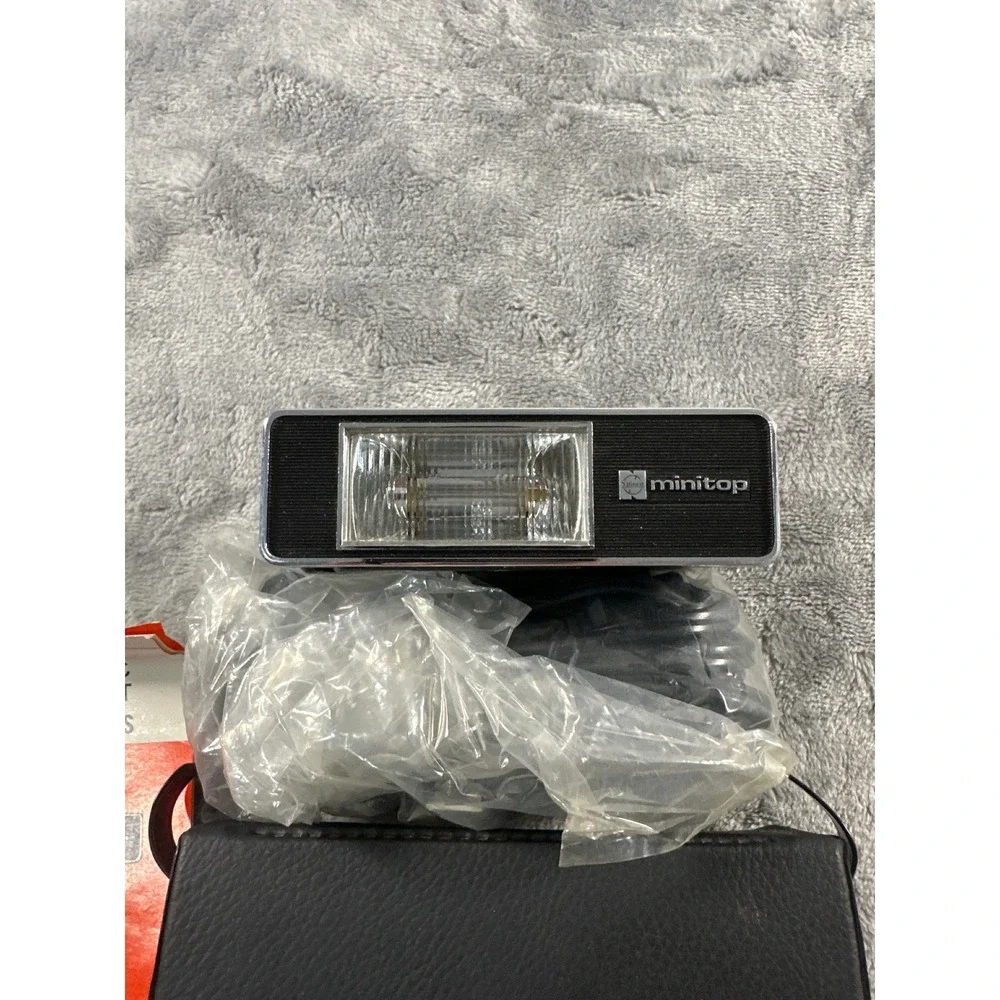 National Minitop PE-20 Electronic‎ Flash Unit Vintage Camera Accessory with Case
